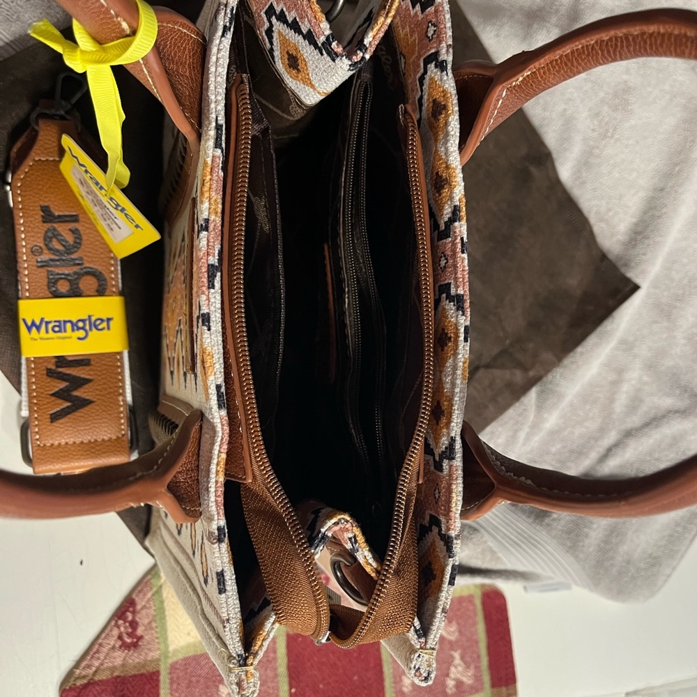 Wrangler Tan and Brown Geometric Tote Bag - Picture 7 of 7
